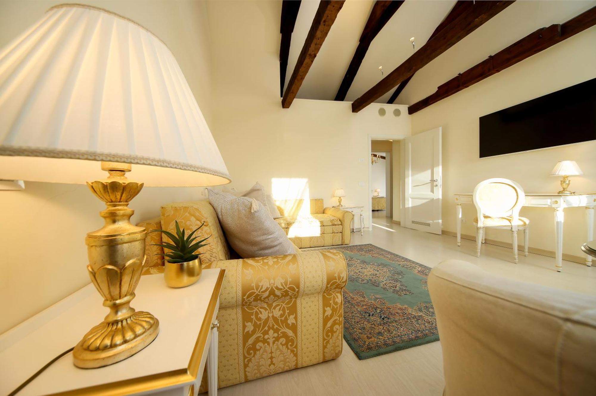 House 5286 Venecia