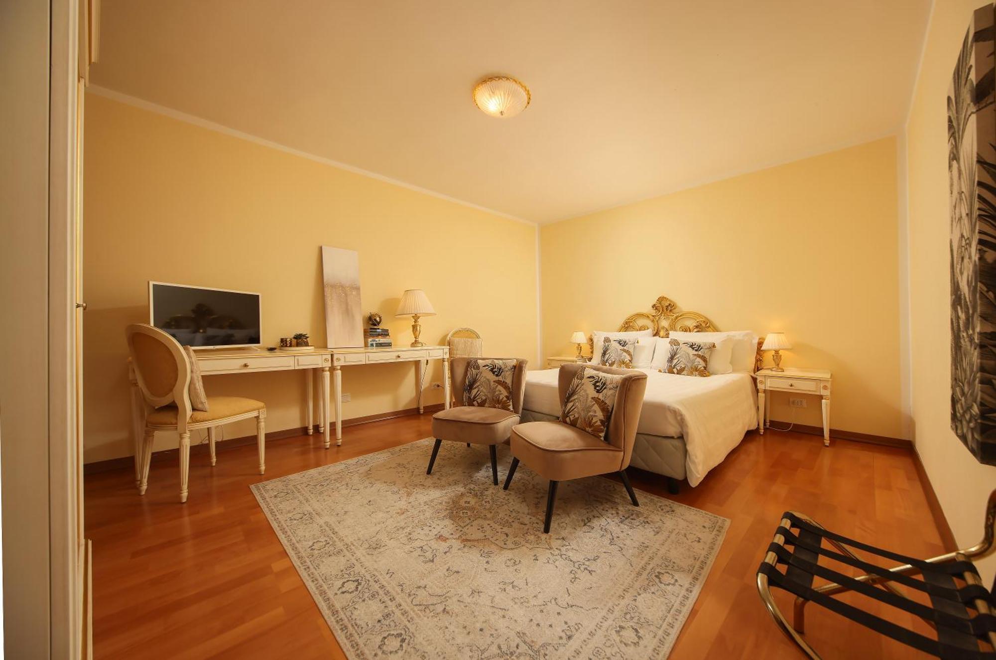House 5286 * Venecia